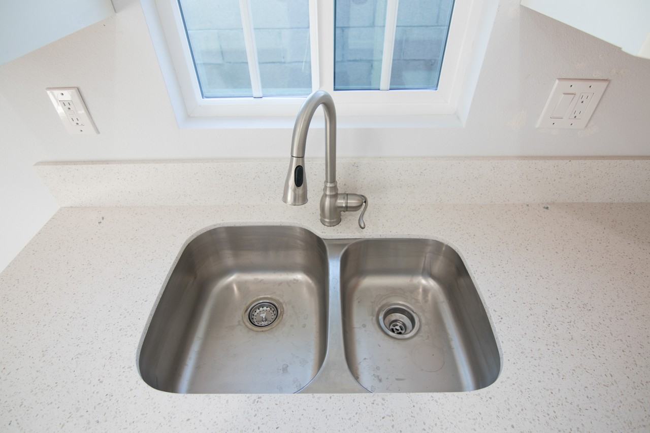 1231 E 53rd St #NA - Photo 6 of 18