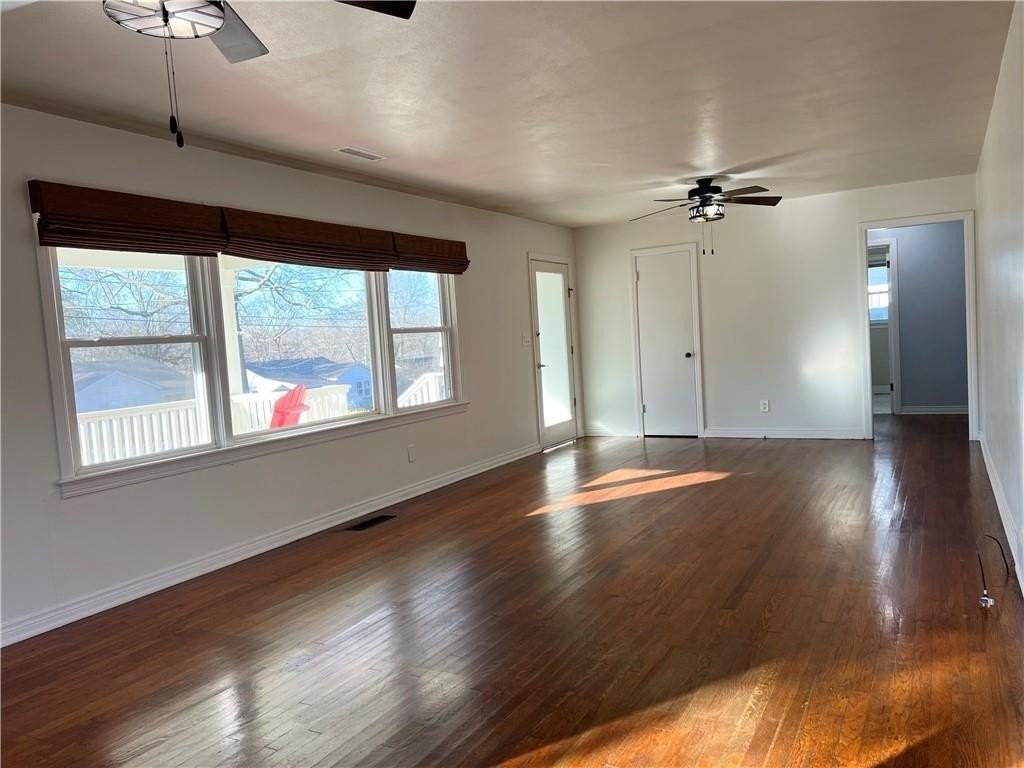 436 E Prospect St - Photo 4 of 33