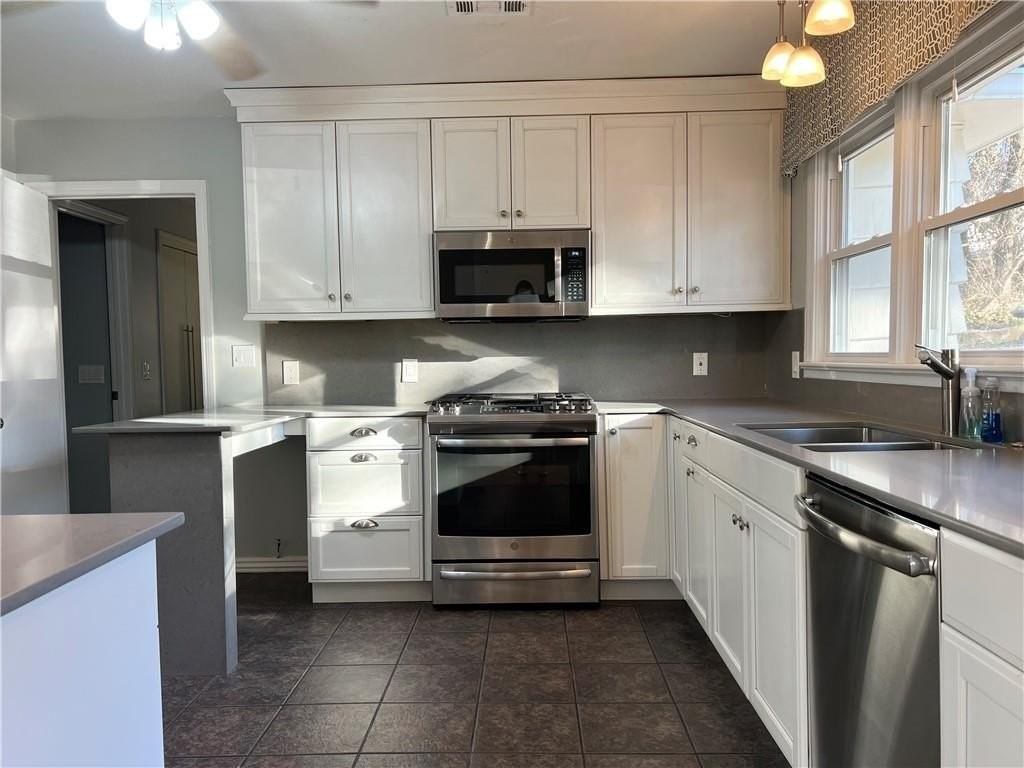 436 E Prospect St - Photo 5 of 33