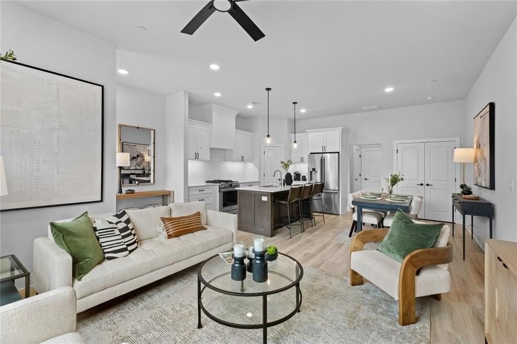 3058 W Berkeley Ave - Photo 5 of 25