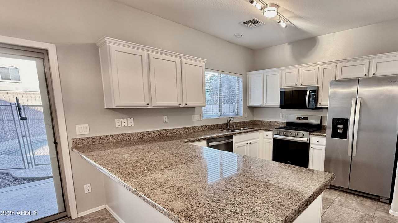 14174 W Crocus Dr - Photo 6 of 26