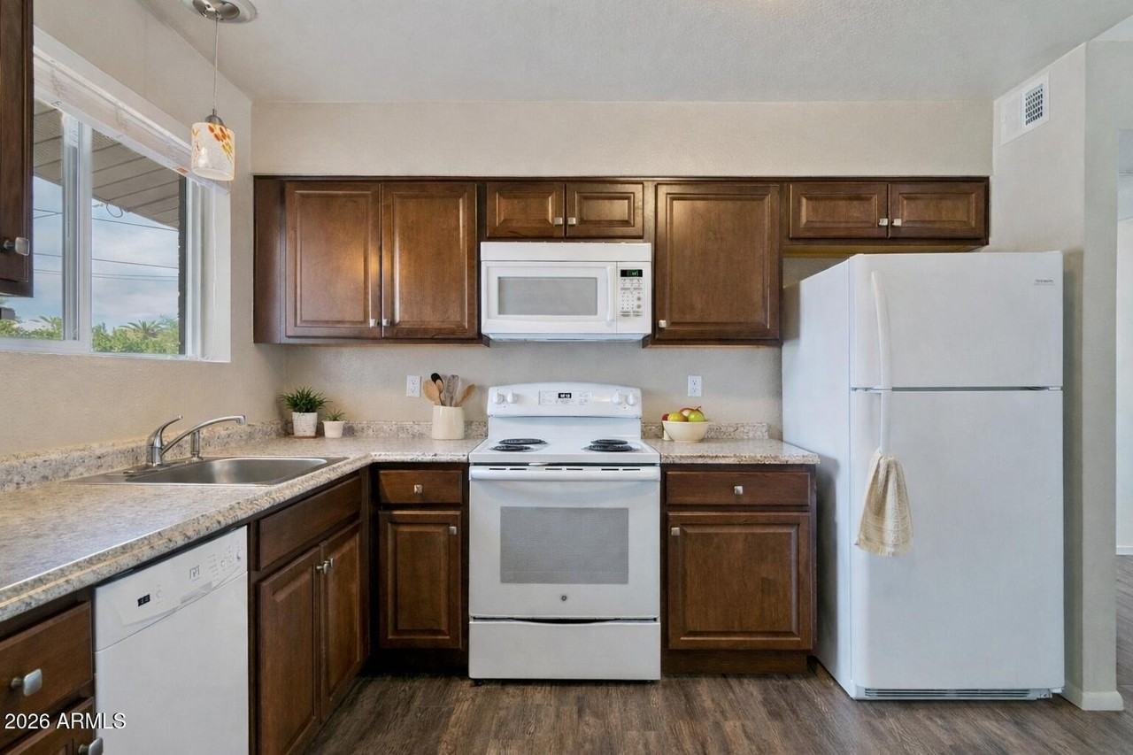 12020 N Hacienda Dr - Photo 2 of 15