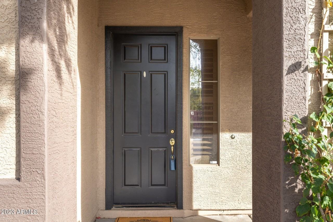 3338 W Hemingway Ln - Photo 4 of 48