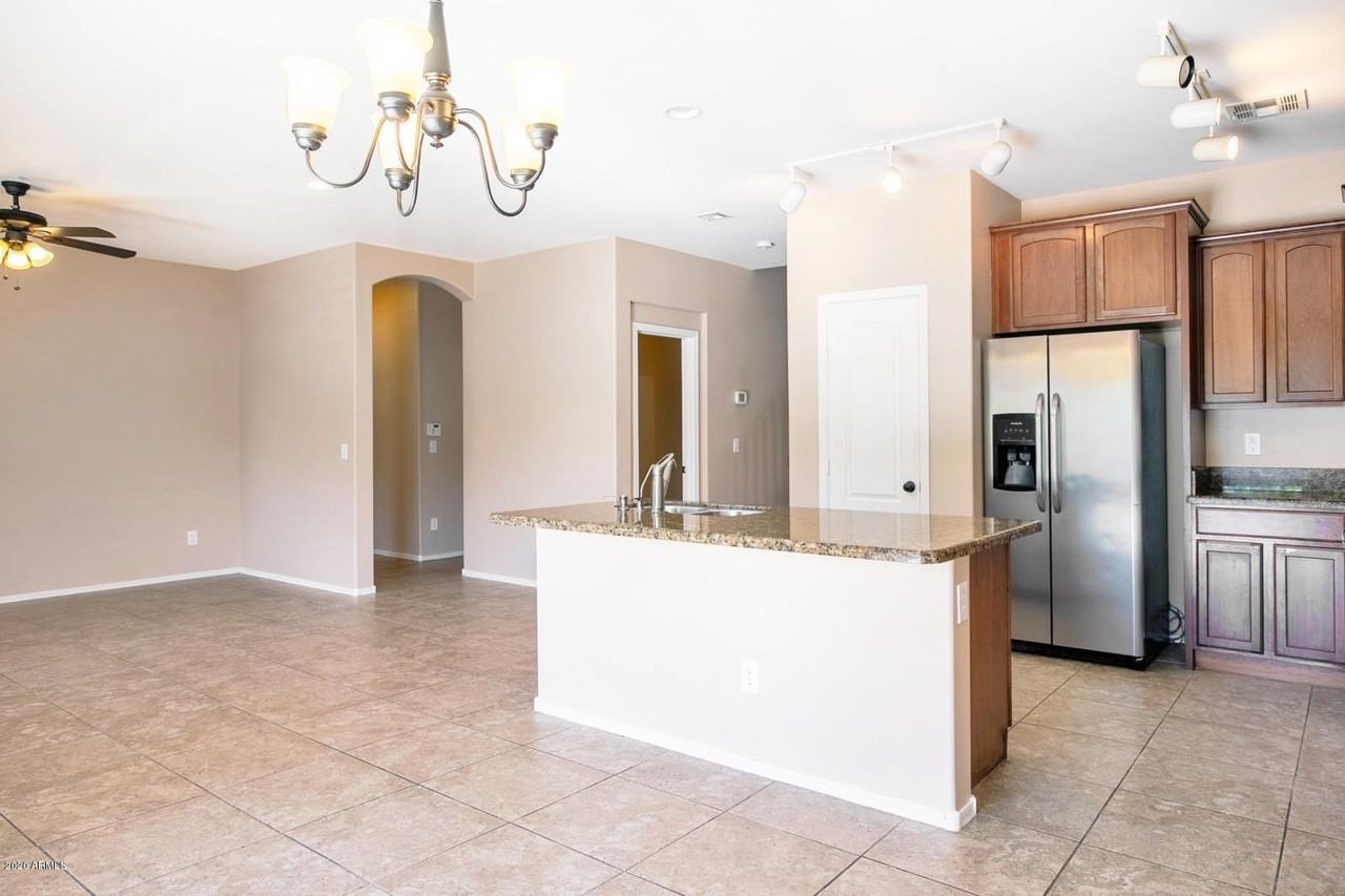 401 S 166th Dr - Photo 4 of 33