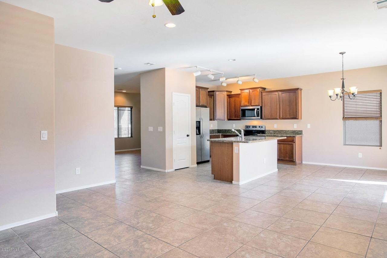 401 S 166th Dr - Photo 5 of 33