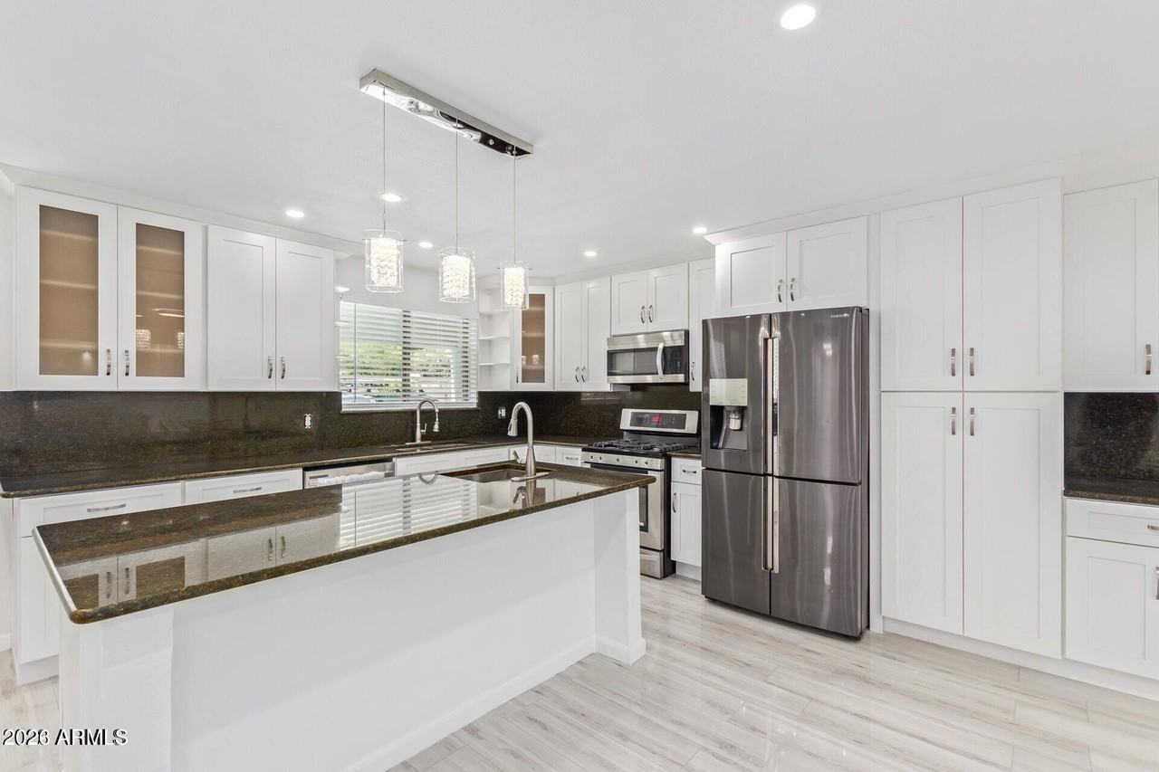 1212 E Mclellan Blvd - Photo 4 of 30