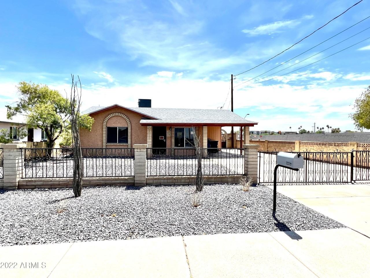 2235 E Victory Dr - Photo 2 of 18