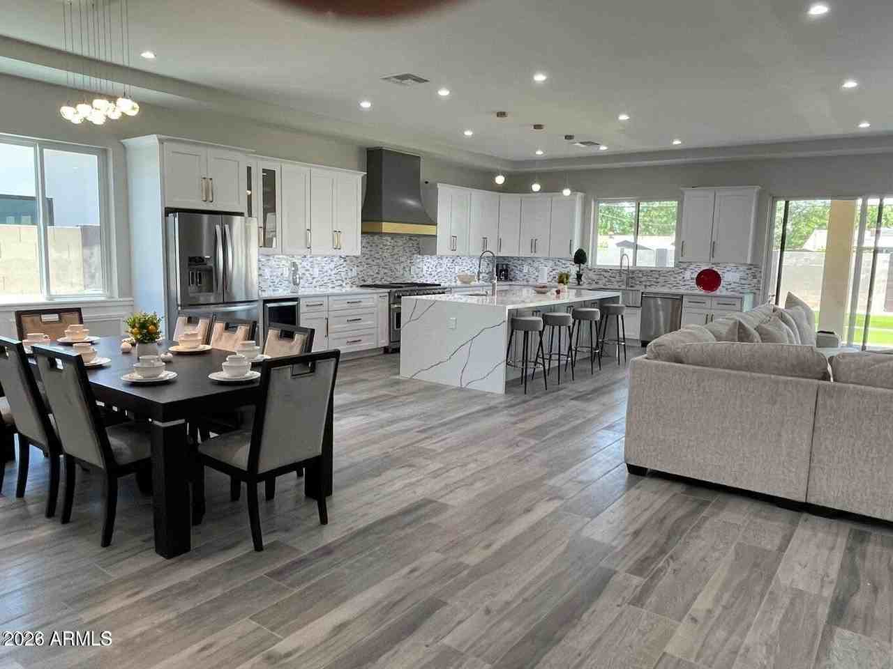 6824 N 14th St - Photo 3 of 30