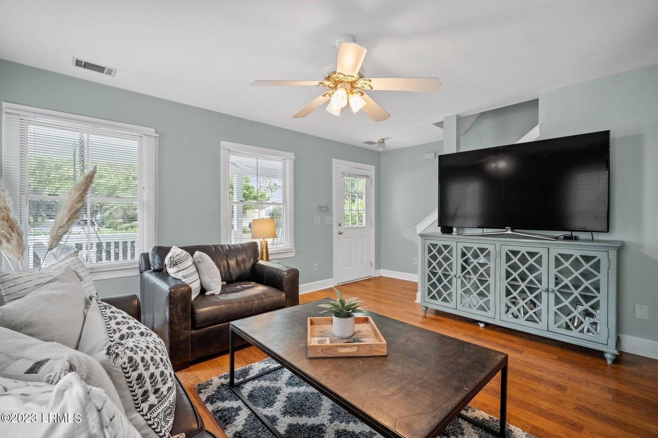 1309 Broad St - Photo 6 of 23