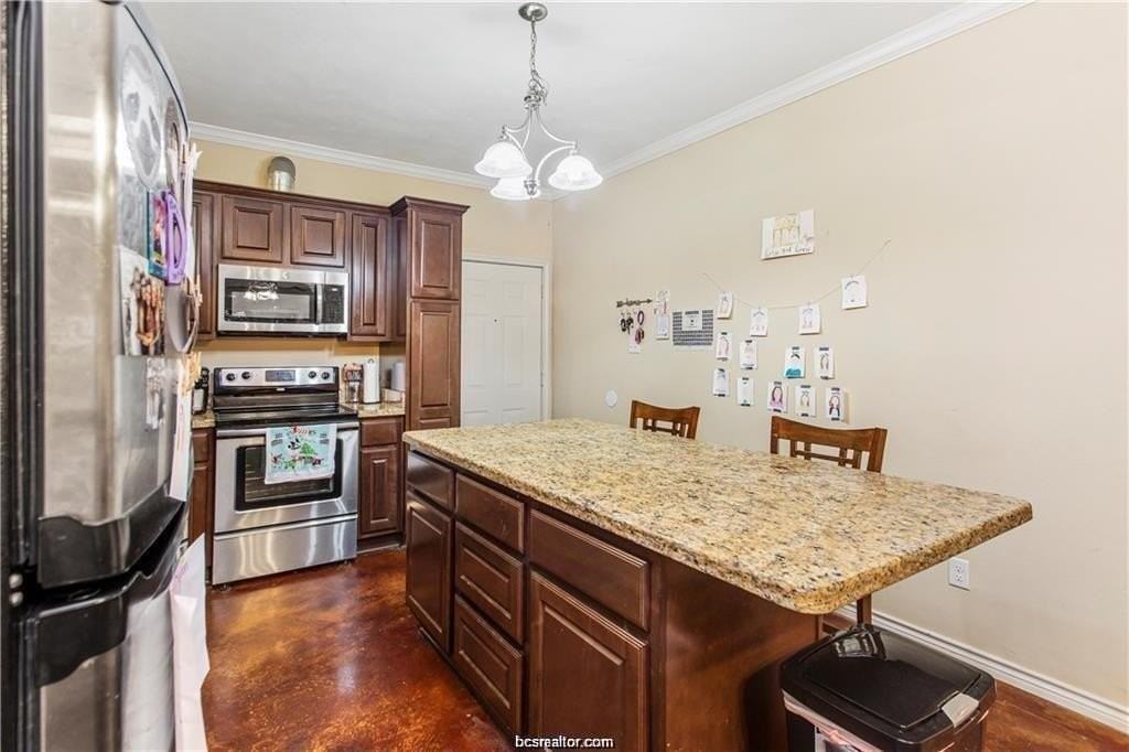 2488 Horse Shoe Dr - Photo 3 of 10