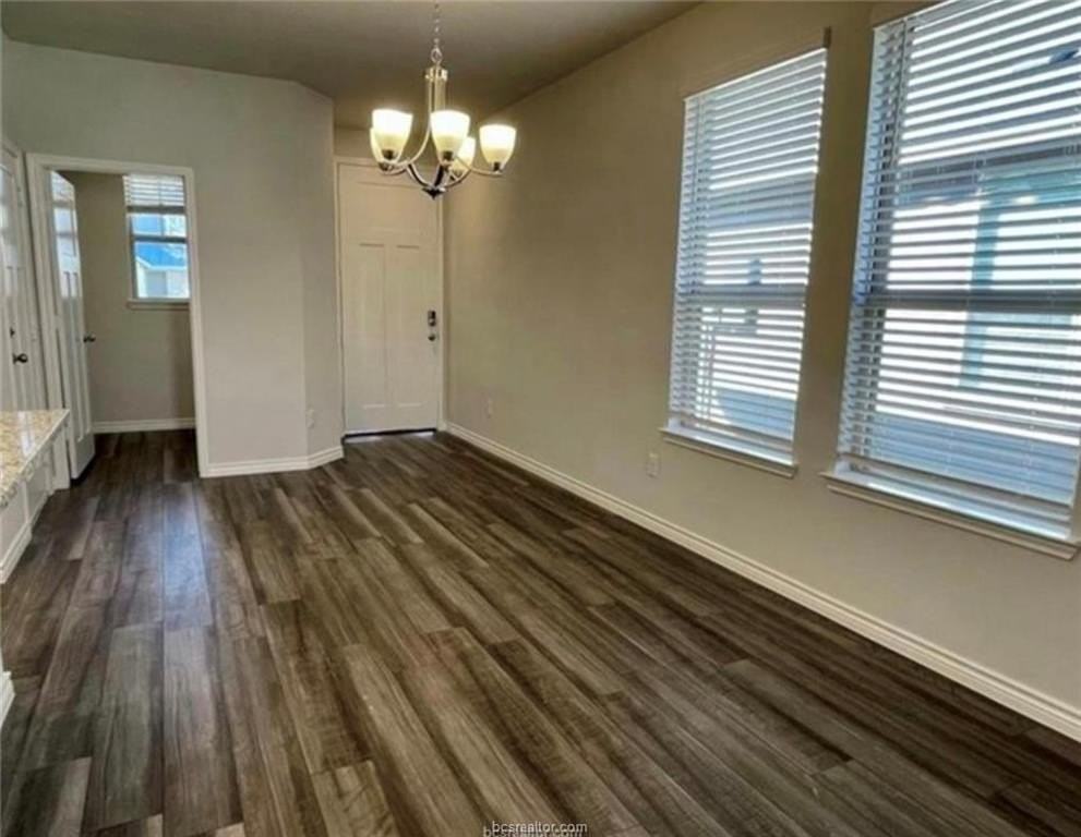 807 Mineral Wells Ln - Photo 5 of 18