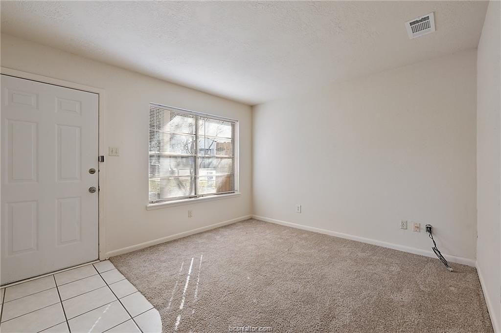 3214 Heatherwood Dr - Photo 4 of 25