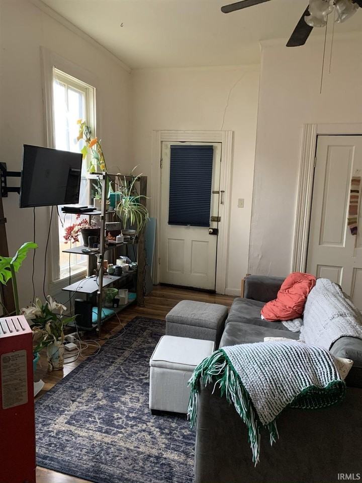 318 S Euclid Ave #2 - Photo 4 of 12