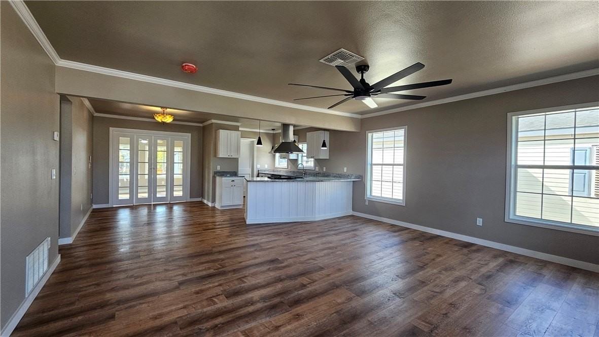 3509 Topeka St - Photo 2 of 32