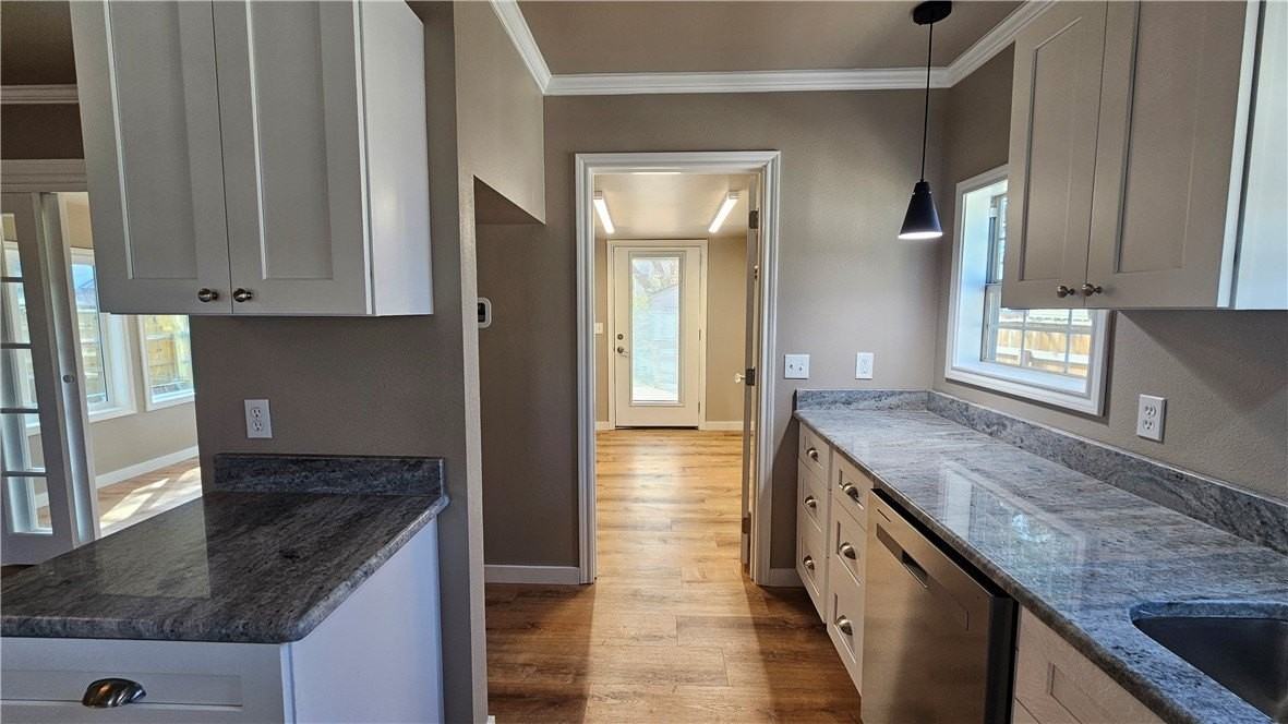 3509 Topeka St - Photo 7 of 32