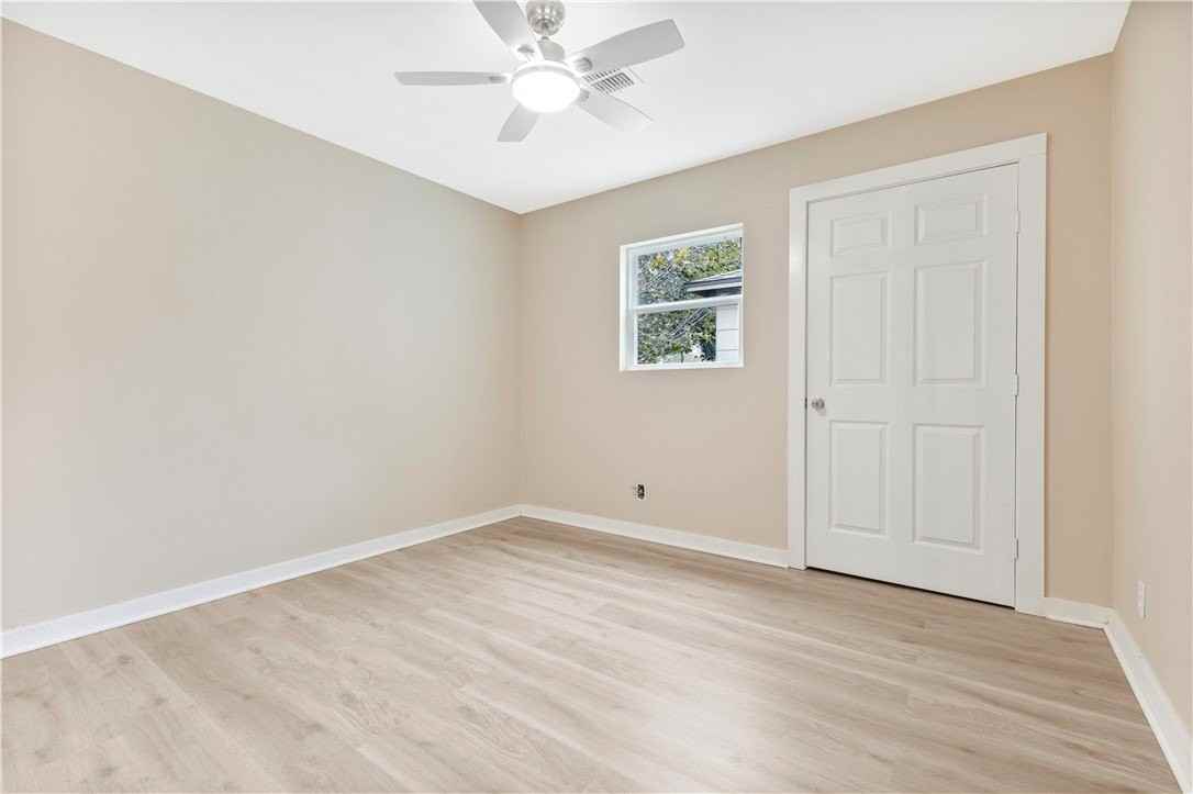 650 Mcclendon St - Photo 7 of 19