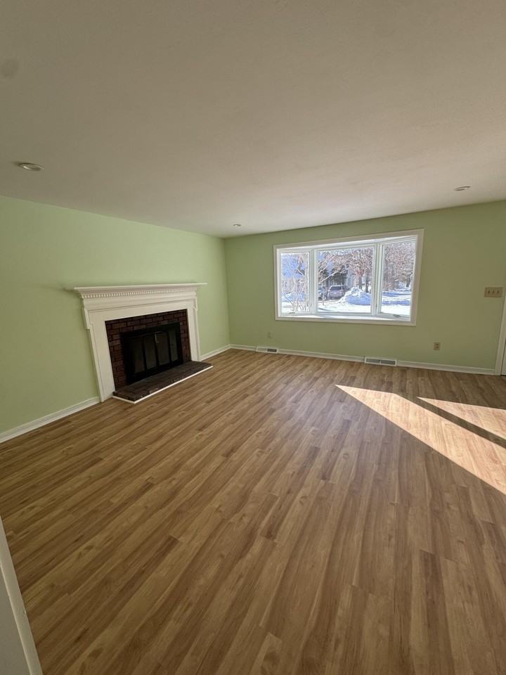 64 Pontiac St - Photo 4 of 8