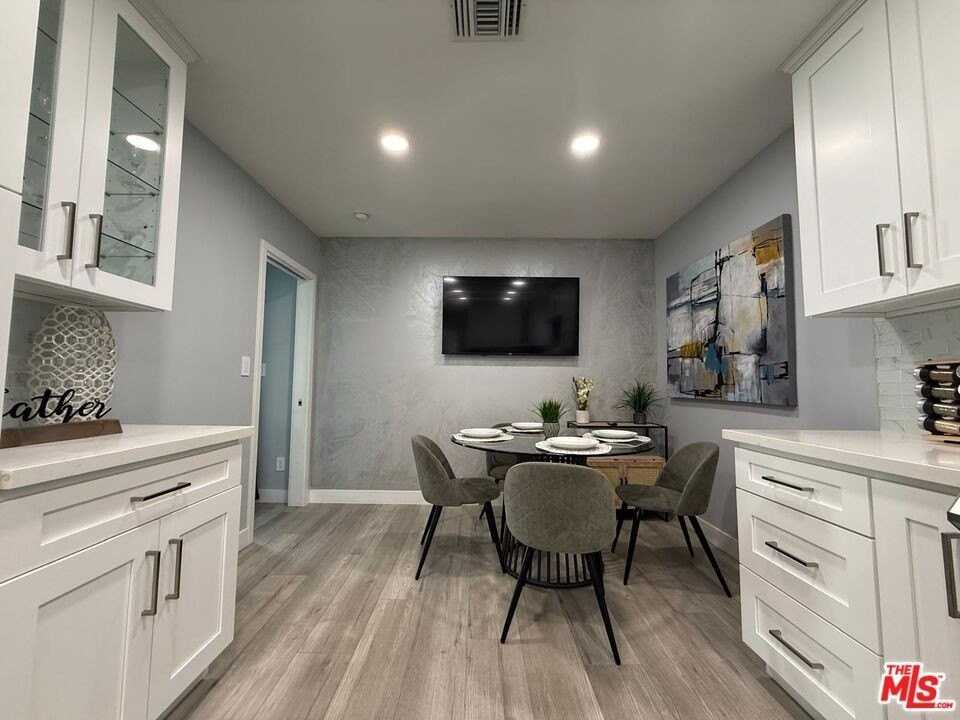 515 Myrtle St - Photo 7 of 28