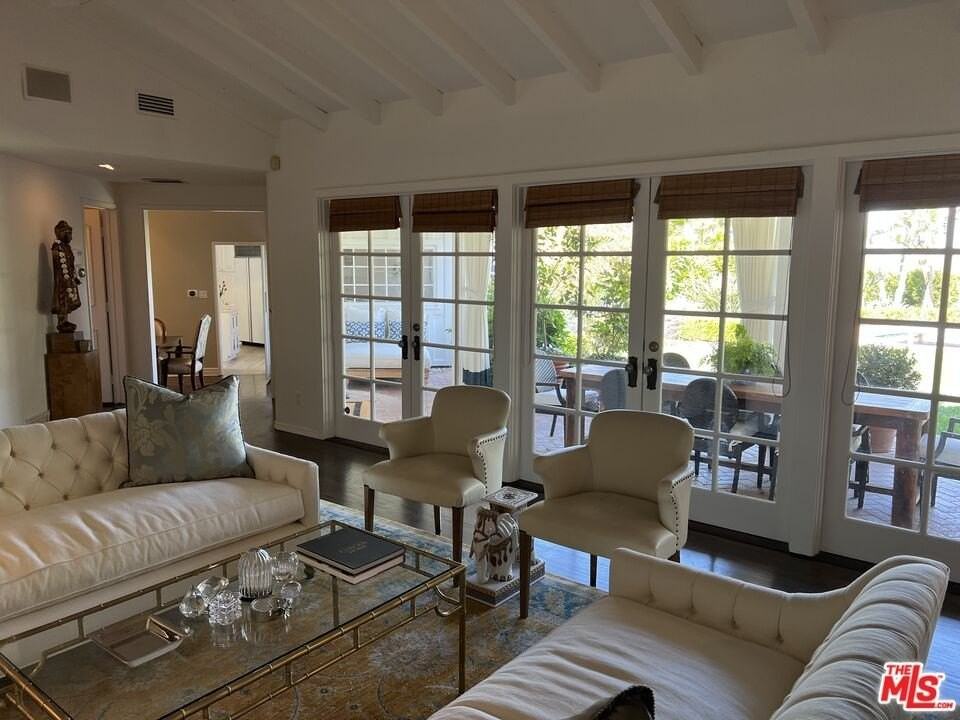 8050 Mulholland Dr - Photo 5 of 29