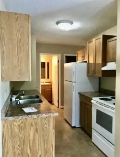 5716 49a St #5716 - Photo 3 of 11