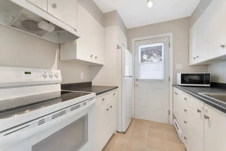 7D Woodvale Green - Photo 7 of 23