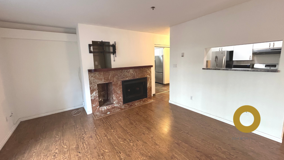 1835 Barclay St #1stF - Photo 2 of 13