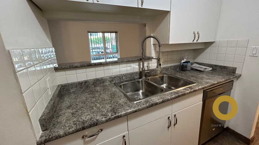 1835 Barclay St #1stF - Photo 7 of 13