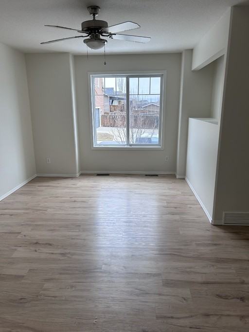 75 Stephenson Cres #75A - Photo 5 of 9