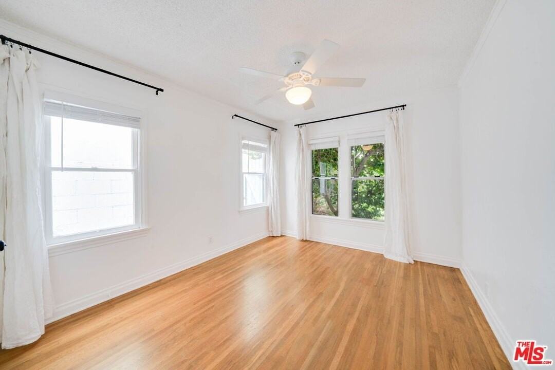 1022 21st St Frnt Hse - Photo 6 of 15