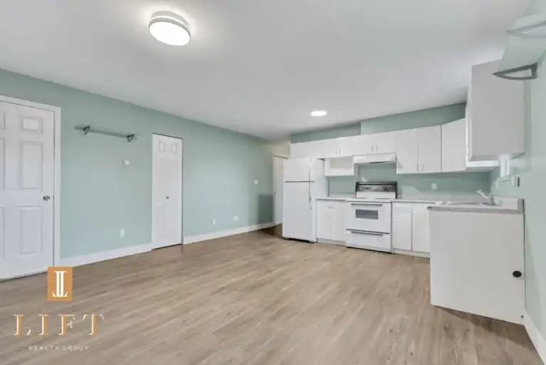 7817 Wedgewood St #1 - Photo 3 of 12