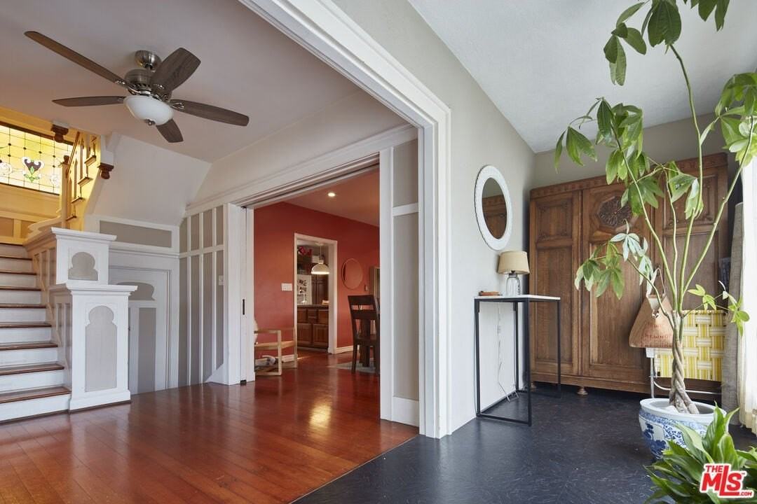 453 Rialto Ave - Photo 2 of 34