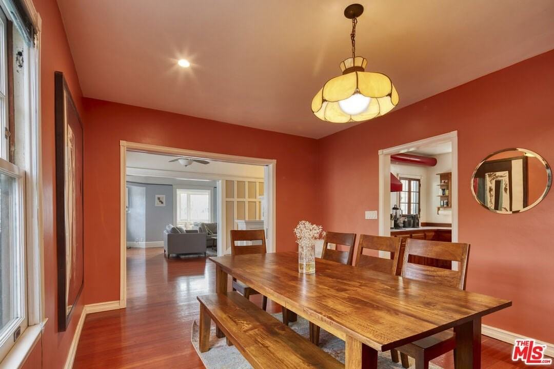 453 Rialto Ave - Photo 5 of 34