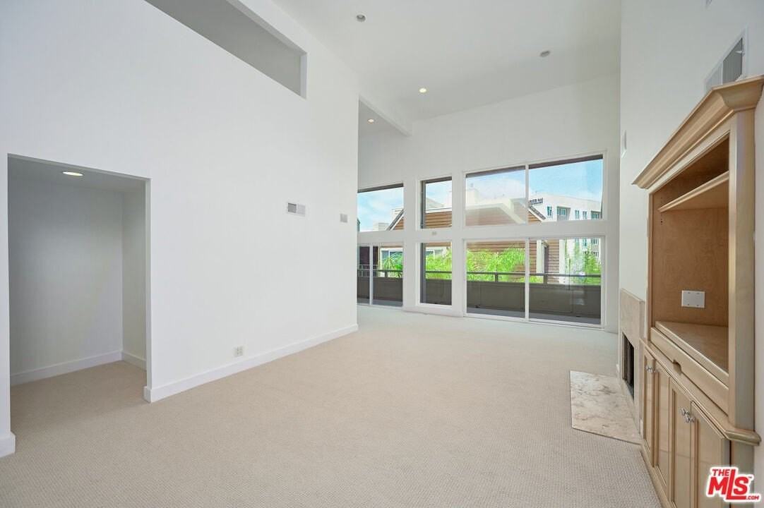 4250 Via Dolce Apt 321 #321 - Photo 5 of 42