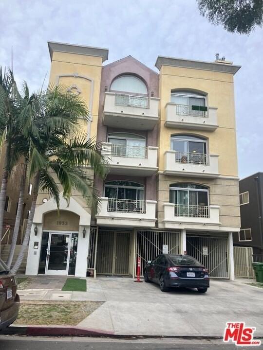 1952 Selby Ave Apt 103 #103 - Photo 2 of 9