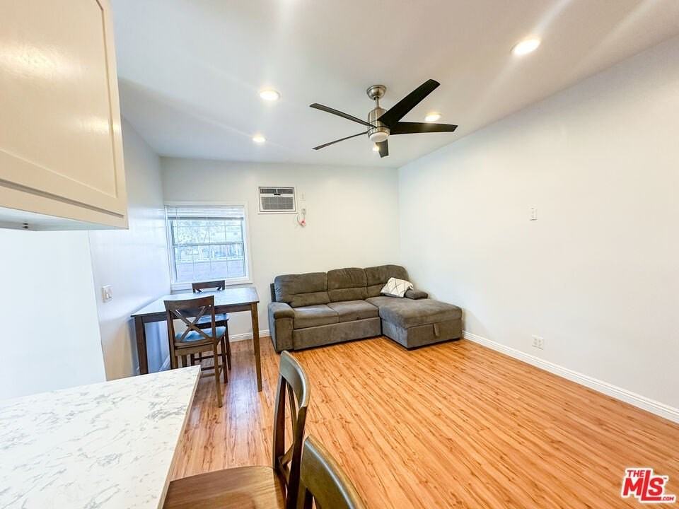 1413 Paloma St - Photo 6 of 20