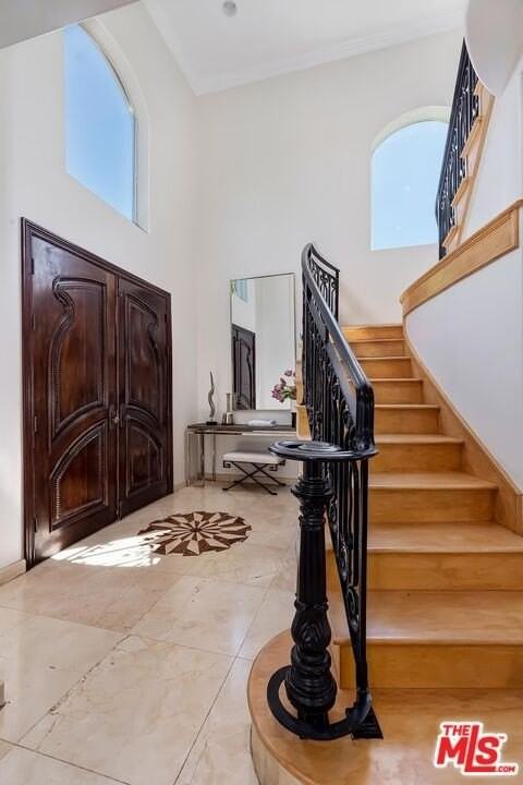 1471 S Crest Dr - Photo 2 of 44