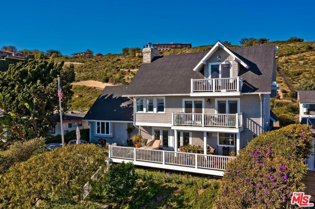 25129 Malibu Rd - Photo 4 of 40