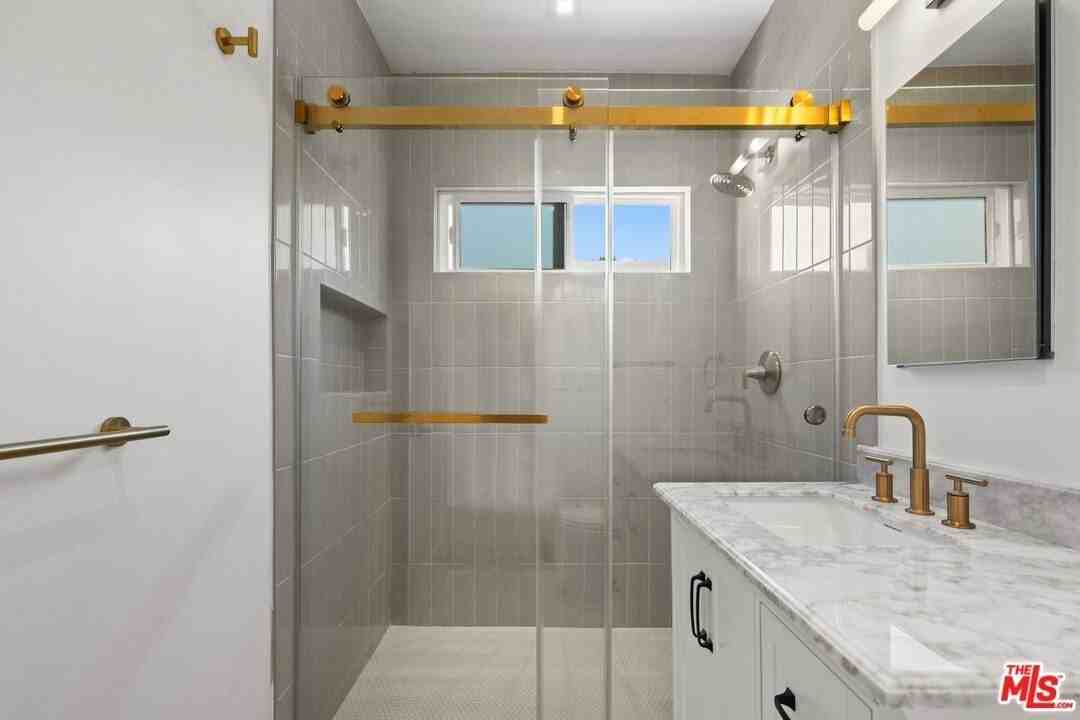 7418 Romaine St - Photo 6 of 21