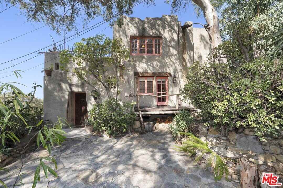 1431 Avon Park Ter - Photo 3 of 42