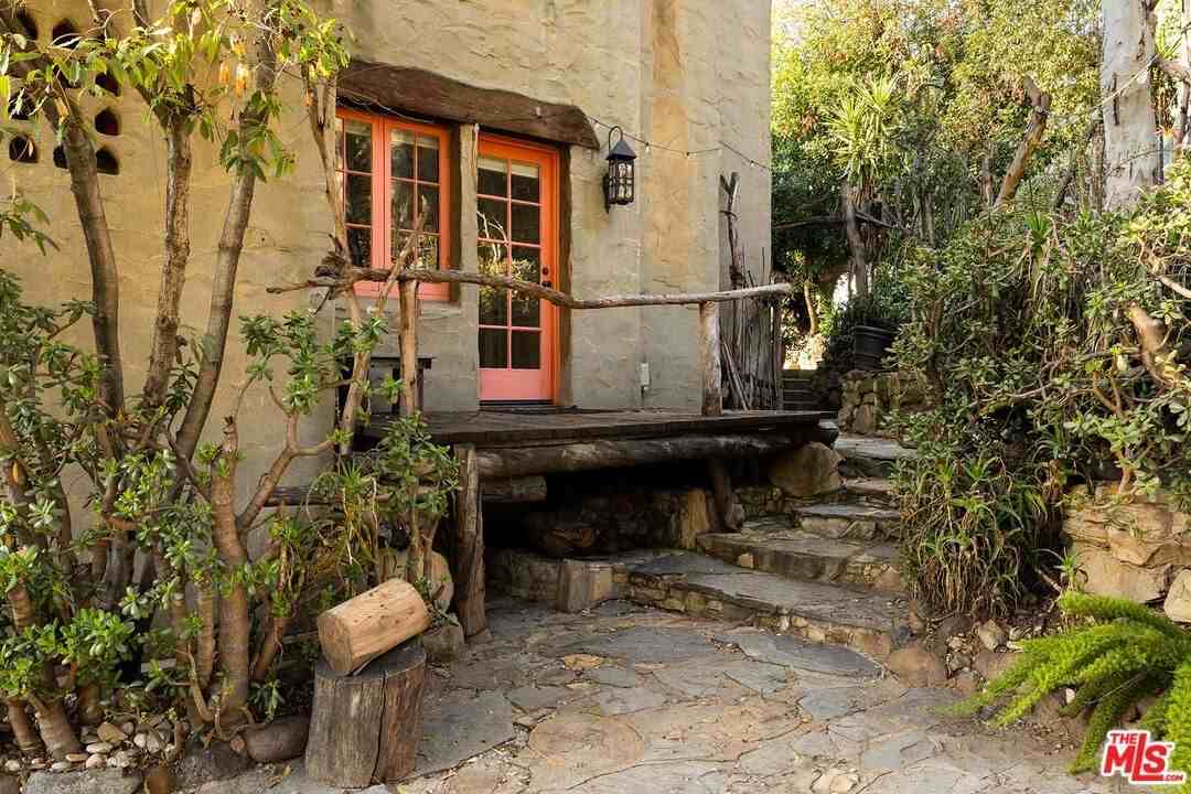 1431 Avon Park Ter - Photo 5 of 42