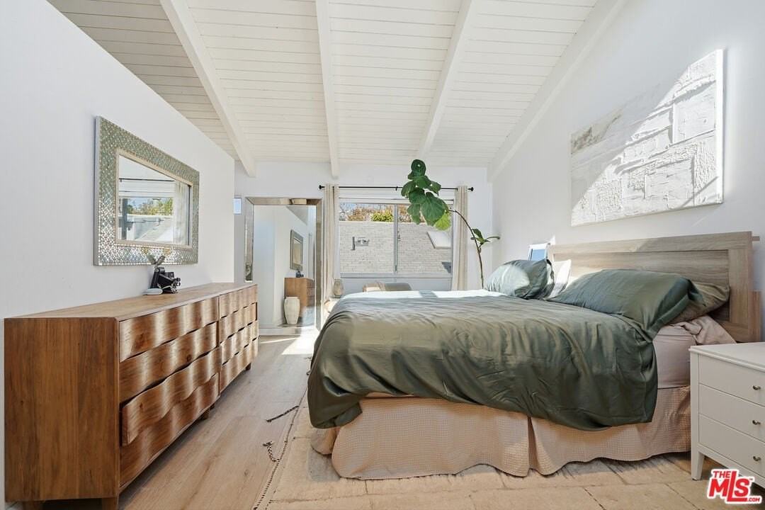 605 Strand St - Photo 3 of 34