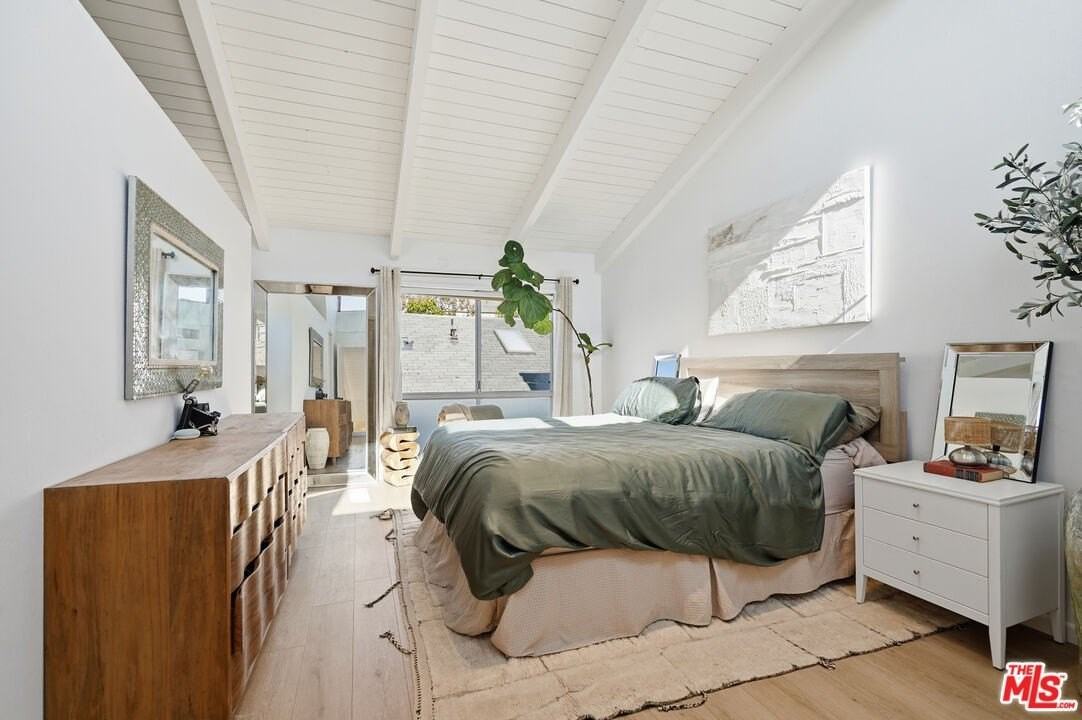 605 Strand St - Photo 4 of 34