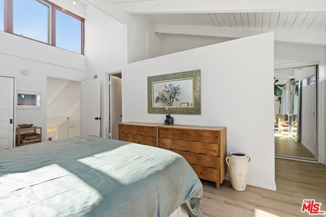 605 Strand St - Photo 6 of 34