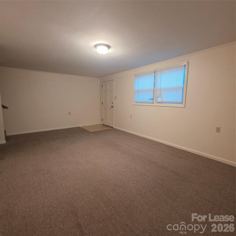 4347 Duncan Dr Apt 3 #3 - Photo 2 of 15