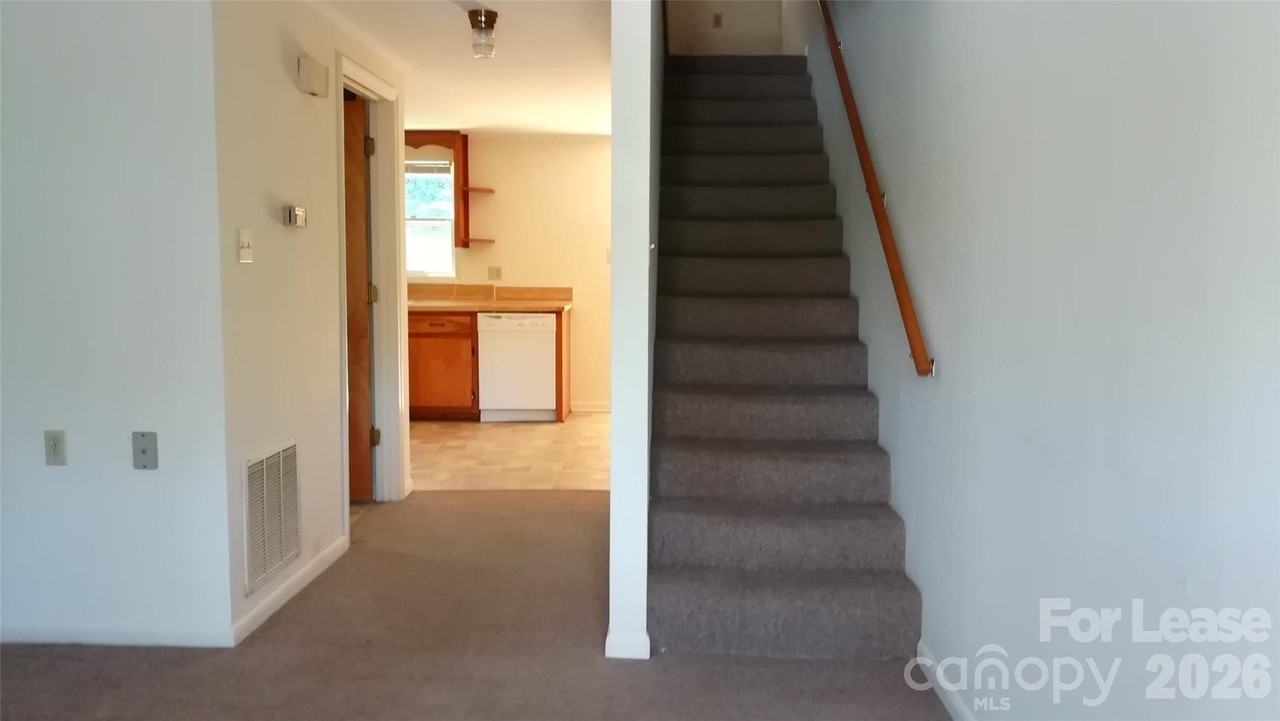 4347 Duncan Dr Apt 3 #3 - Photo 3 of 15