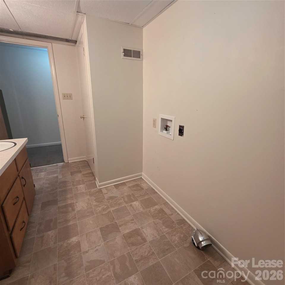 4347 Duncan Dr Apt 3 #3 - Photo 7 of 15