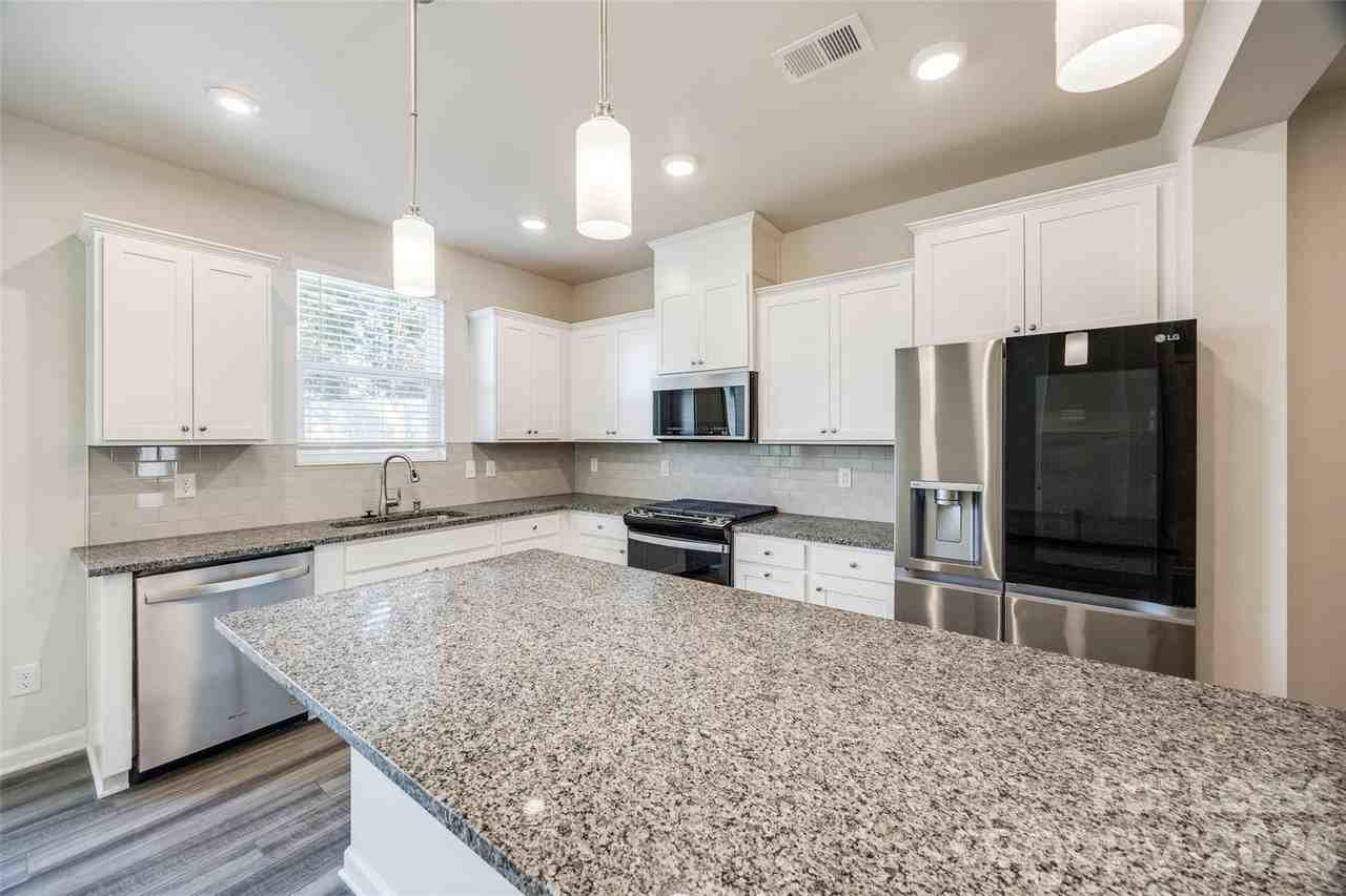 1351 Southern Sugar Dr - Photo 7 of 28