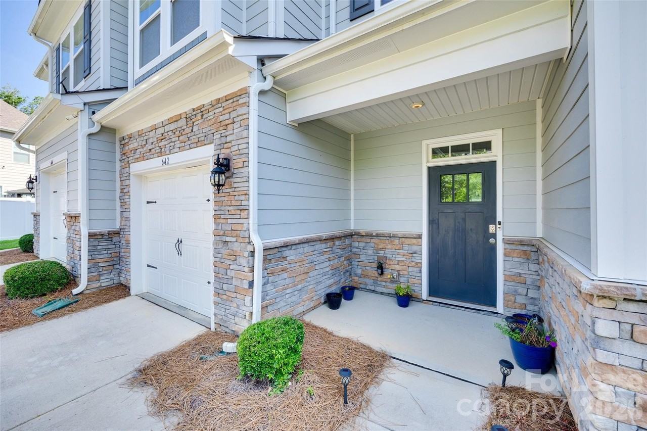 642 Altamonte Dr - Photo 2 of 37