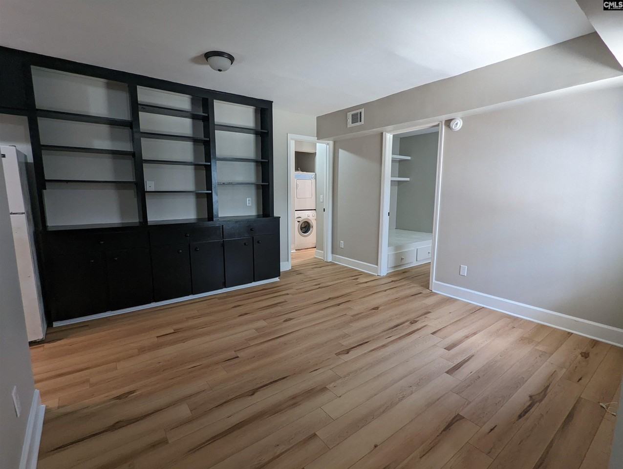 1227 Barnwell St - Photo 2 of 16