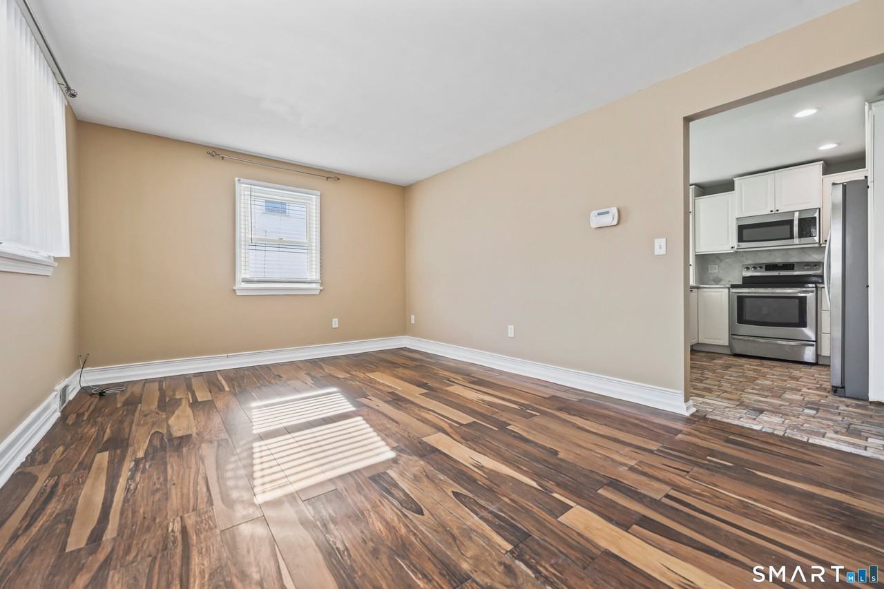 33 Harland Ave - Photo 2 of 37